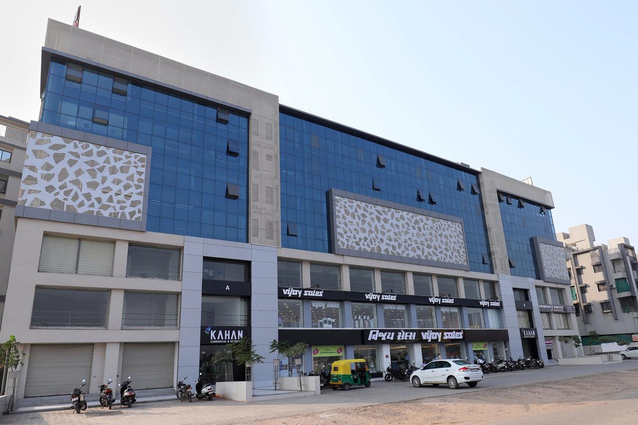Apollo Hotel Ahmedabad Exteriör bild