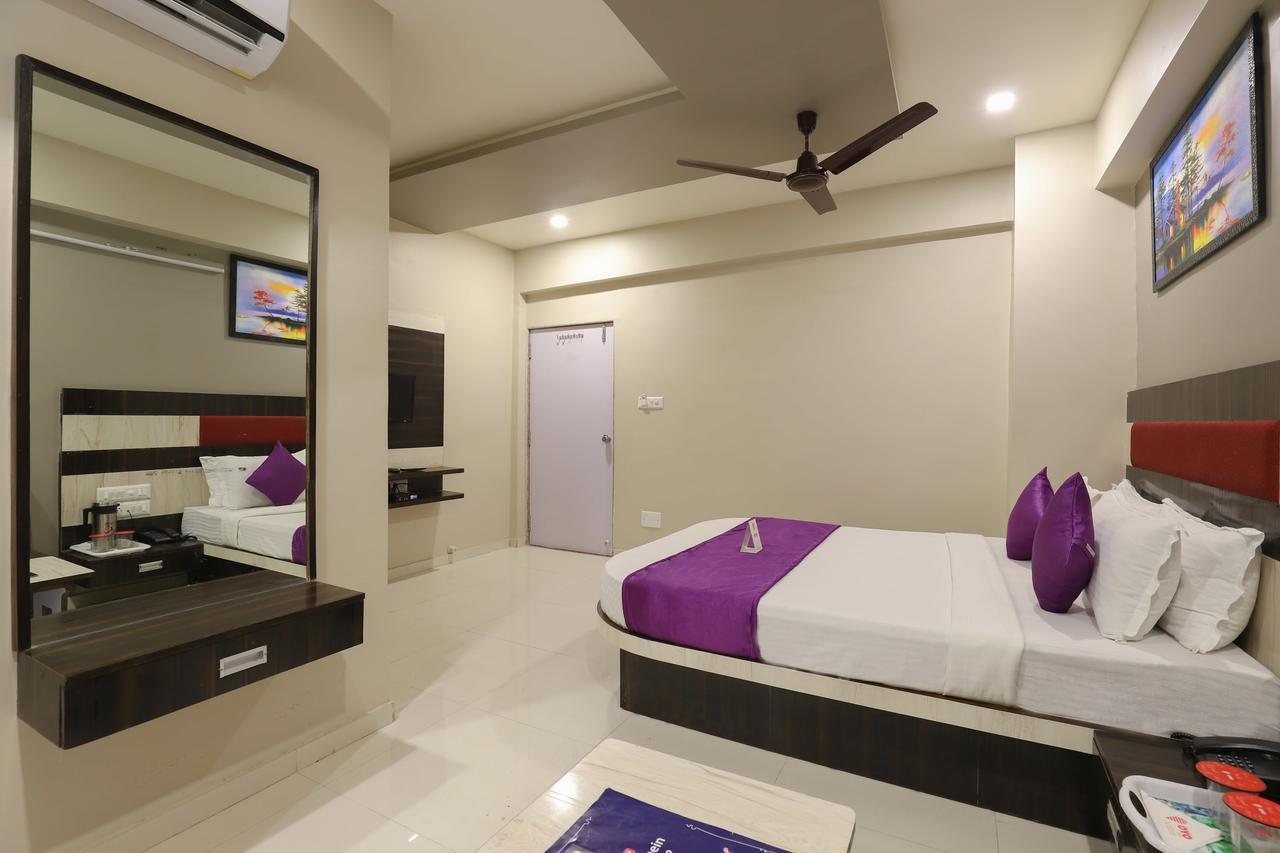 Apollo Hotel Ahmedabad Exteriör bild